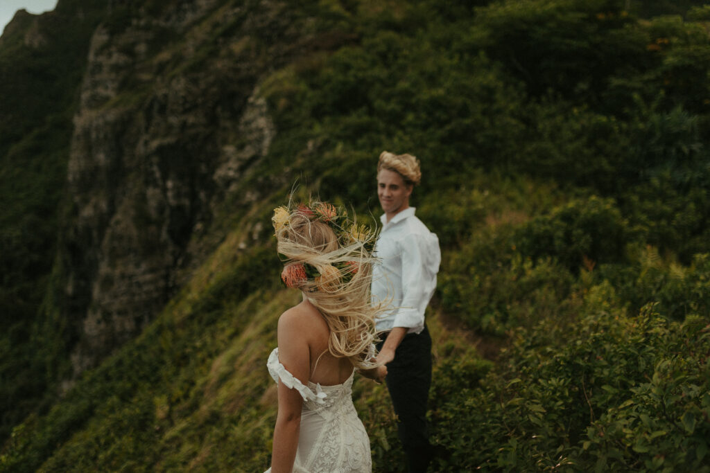 Couple eloping in Hawaii