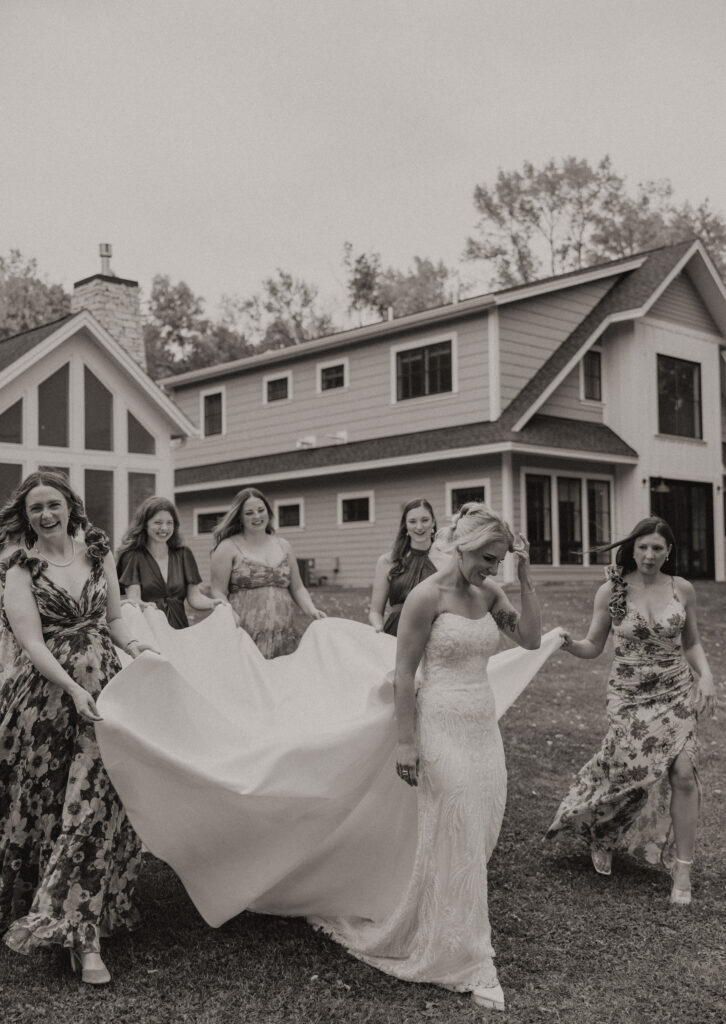 A married couple celebrating their luxurious wedding Ruttger's Lake Resort