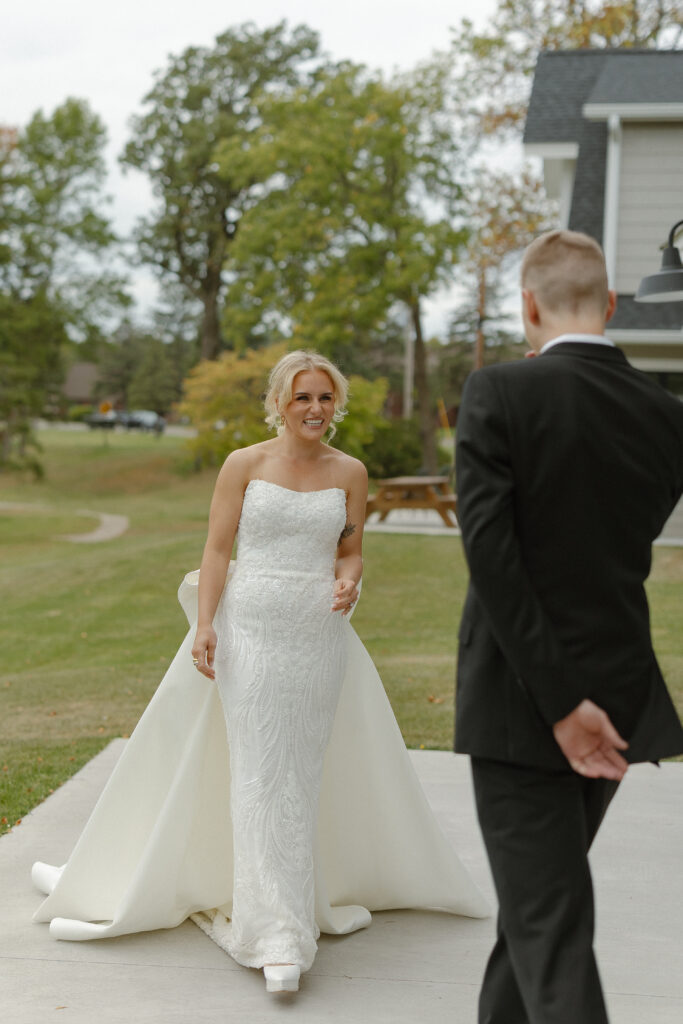 A married couple celebrating their luxurious wedding Ruttger's Lake Resort