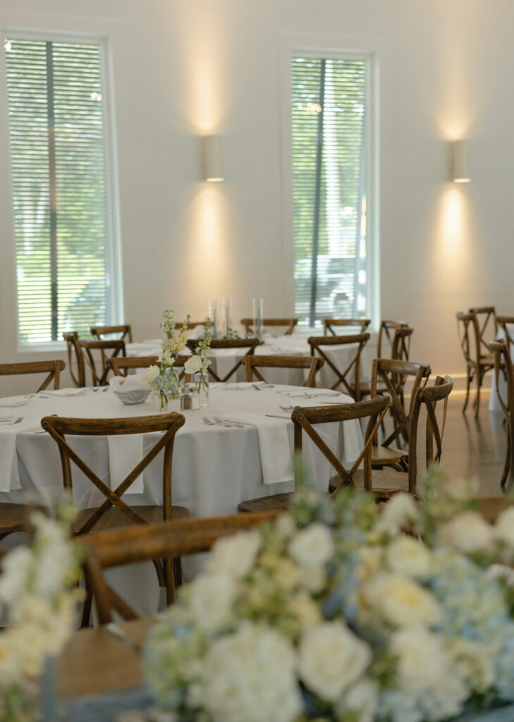 Reception table design at The Hutton House on Medicine Lake